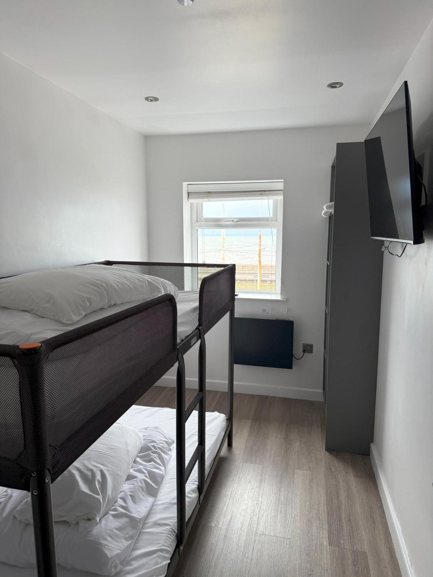 Coastal Plaza Hotel Блекпул Екстериор снимка