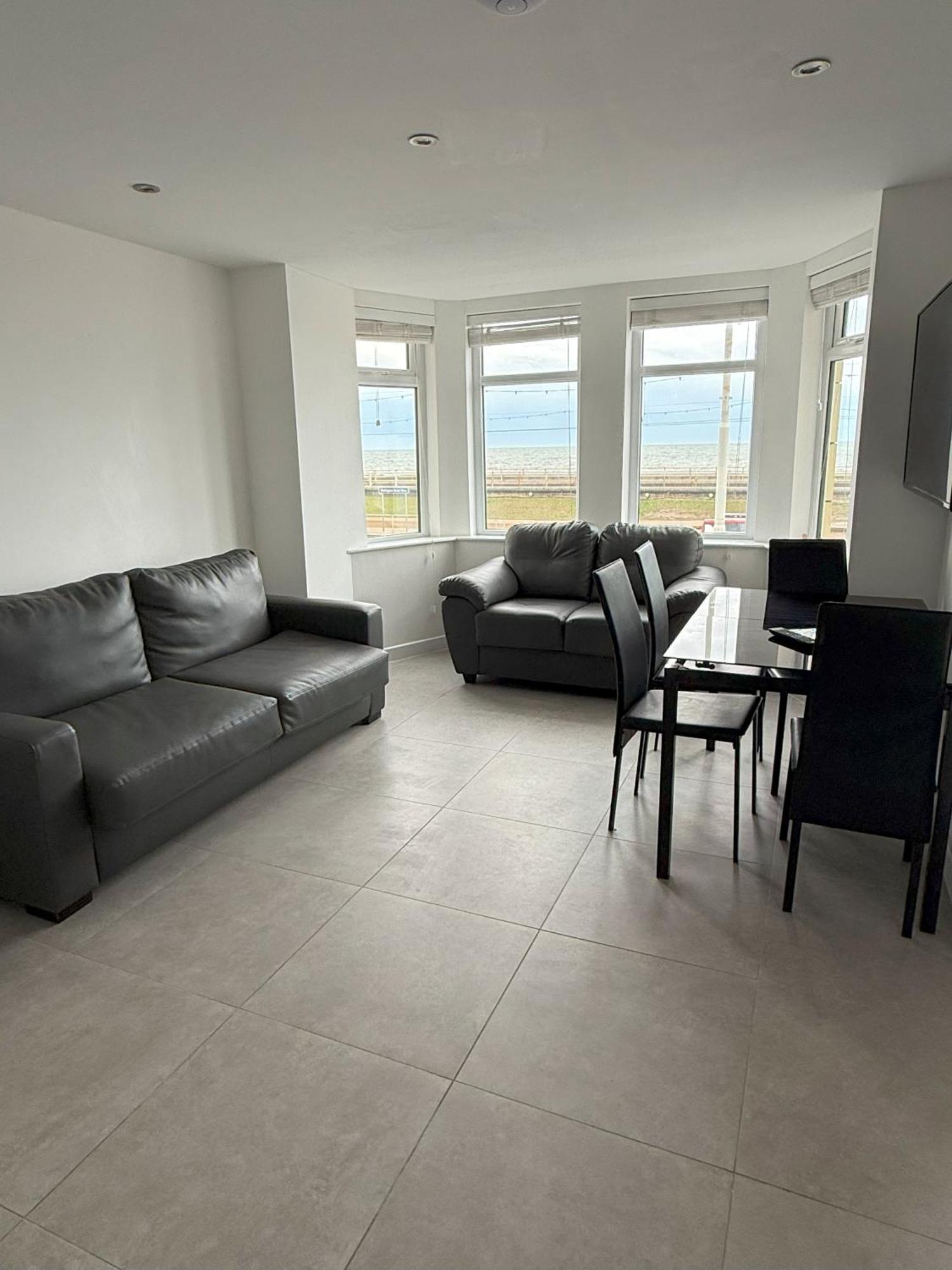 Coastal Plaza Hotel Блекпул Екстериор снимка
