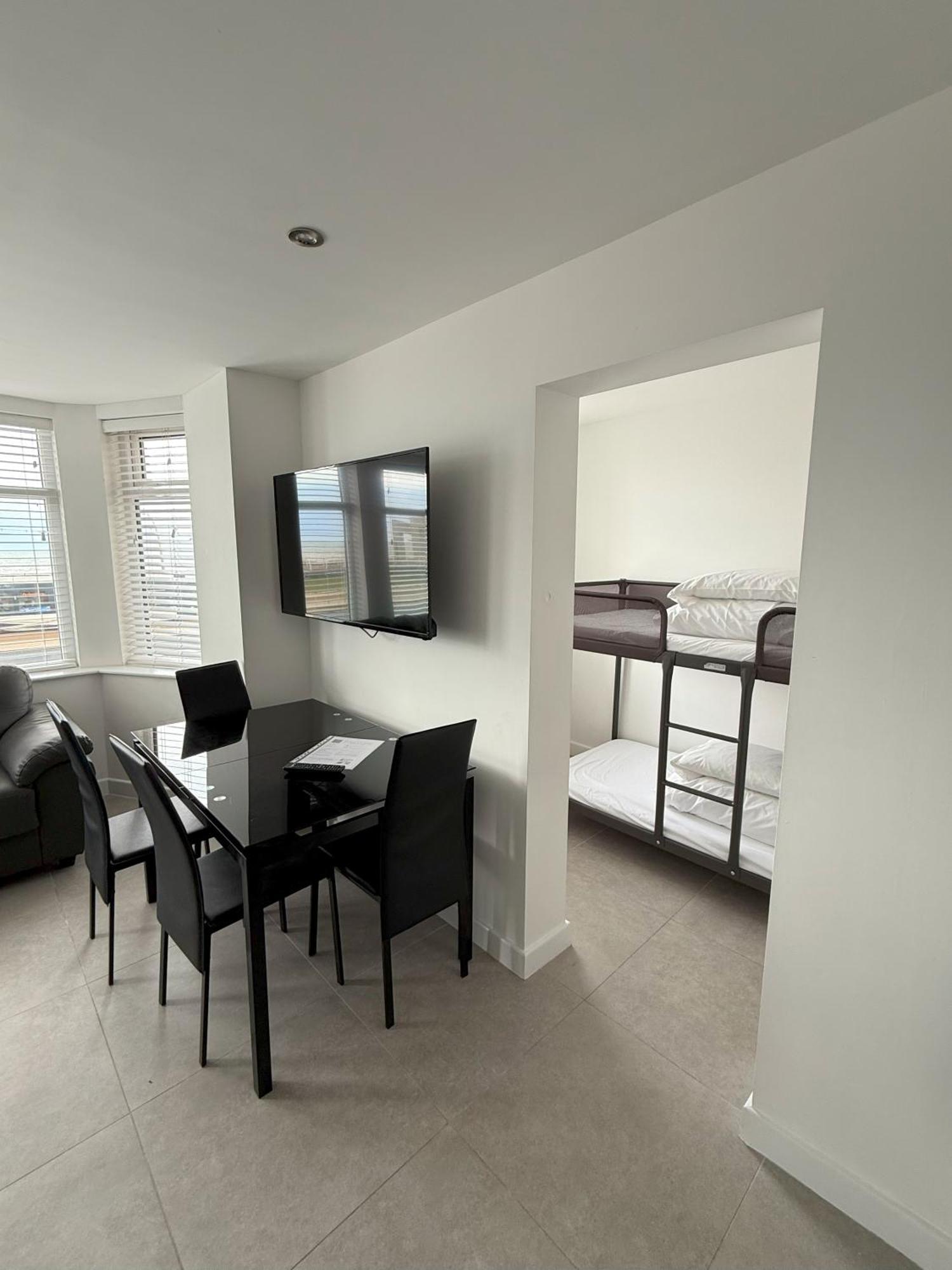 Coastal Plaza Hotel Блекпул Екстериор снимка